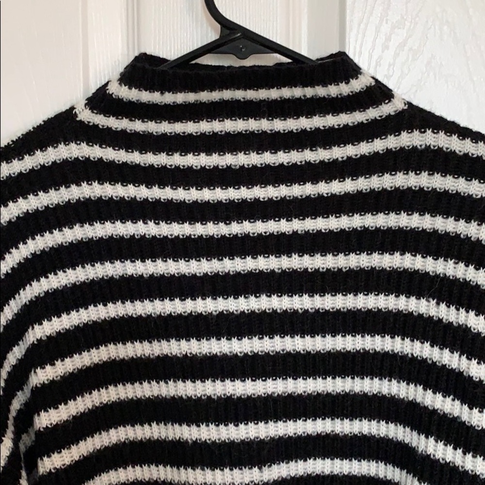 🌿Express Sweater - Picture 2 of 2
